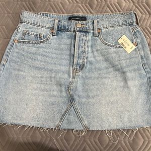 New with tags Aeropostale denim skirt!